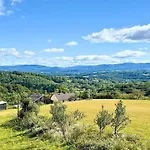 펜션 Luxurious With Jacuzzi In Beskid Mountains *