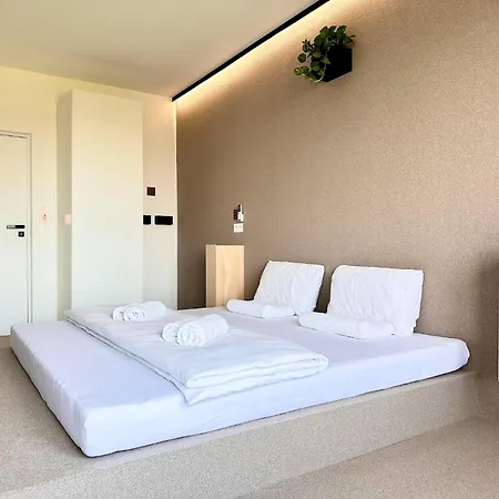 Dom wakacyjny Luxurious With Jacuzzi In Beskid Mountains